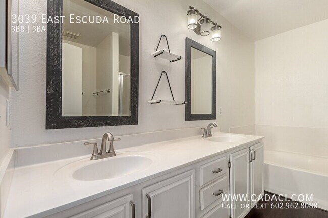 Building Photo - 3039 E Escuda Rd