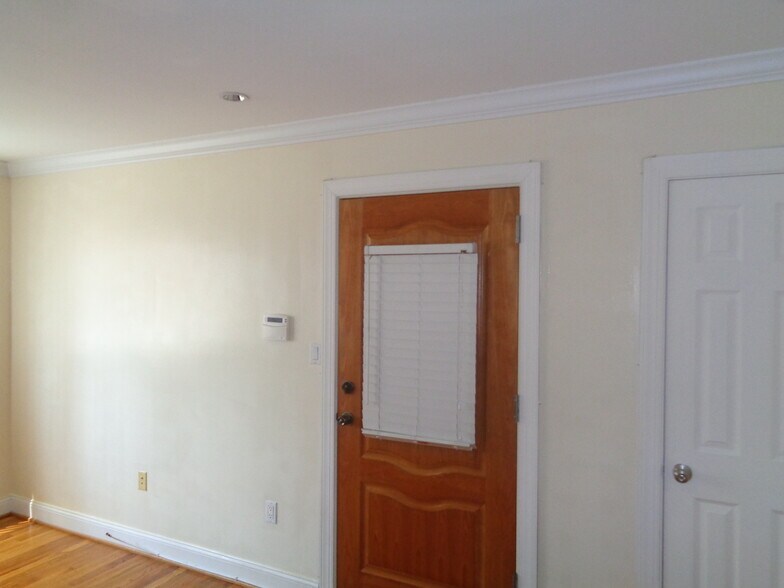 Building Photo - 3656 New Hampshire Ave NW