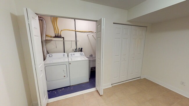Building Photo - Two Bedroom Townhome available in Monaca,PA