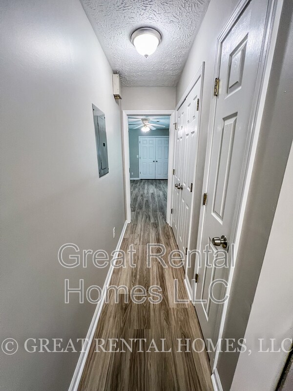 Building Photo - 26 Fairhaven Dr