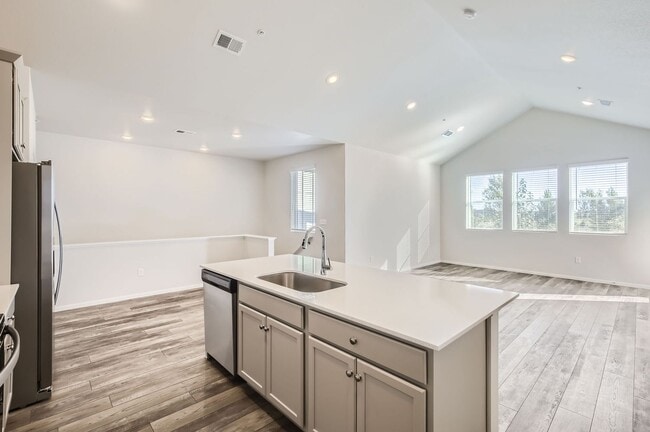 Building Photo - 2060 Autumn Moon Dr