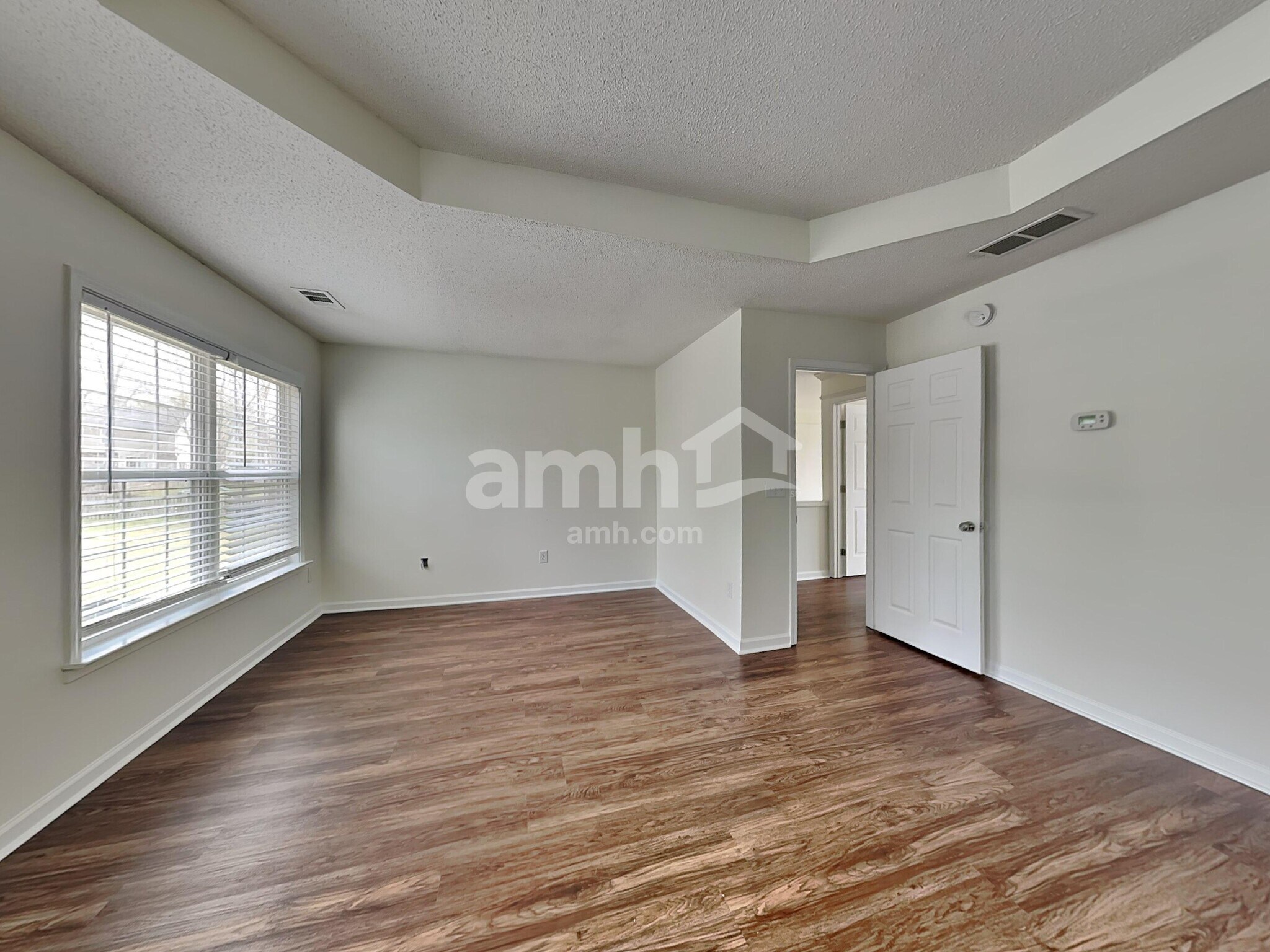 Building Photo - 105 Bay Hill Dr