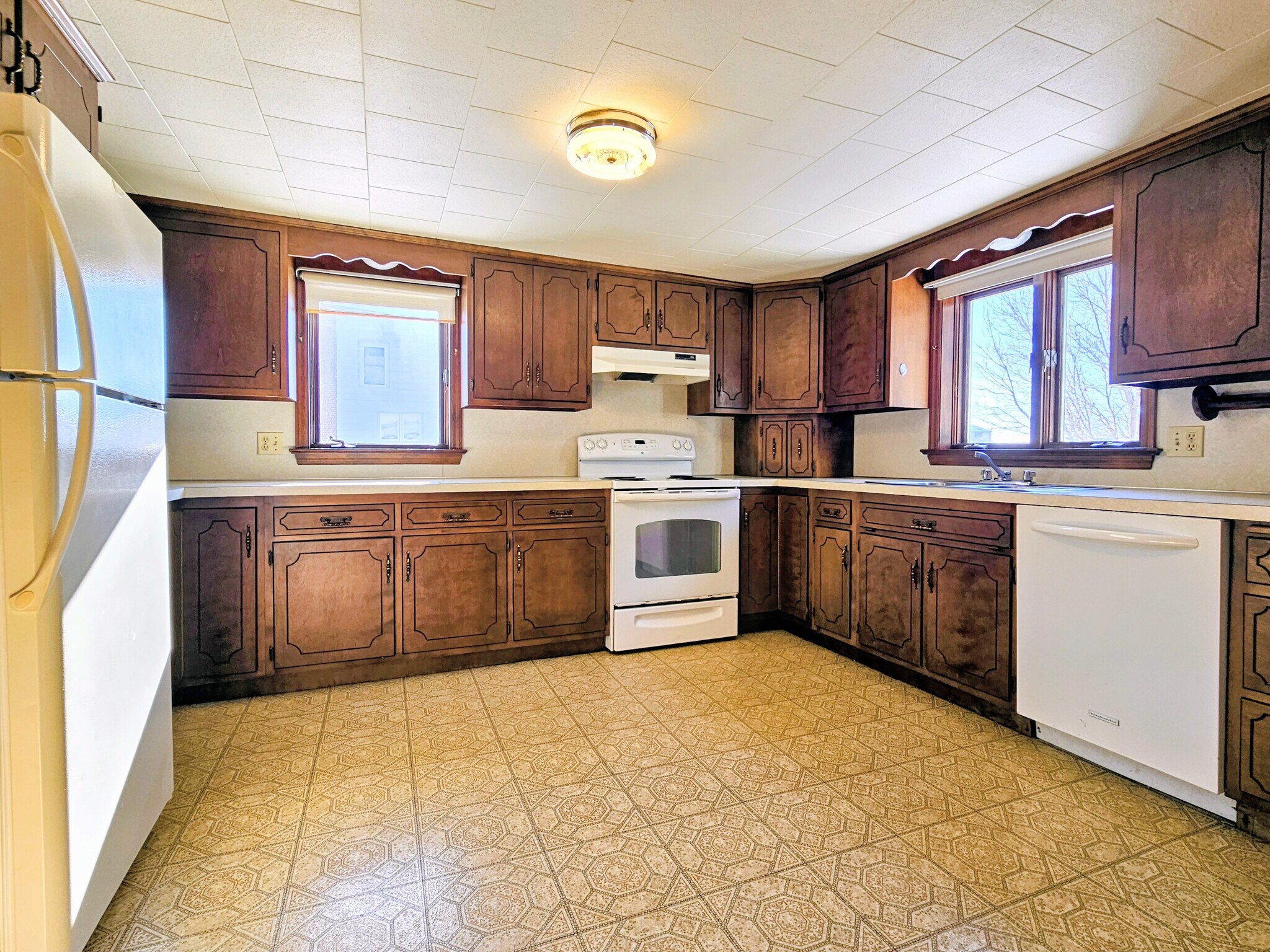 Building Photo - 334 Wissler Rd