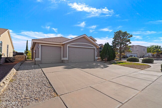 Building Photo - 14100 Ghost Flower St