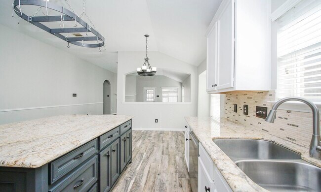 Building Photo - 24918 Oconee Dr