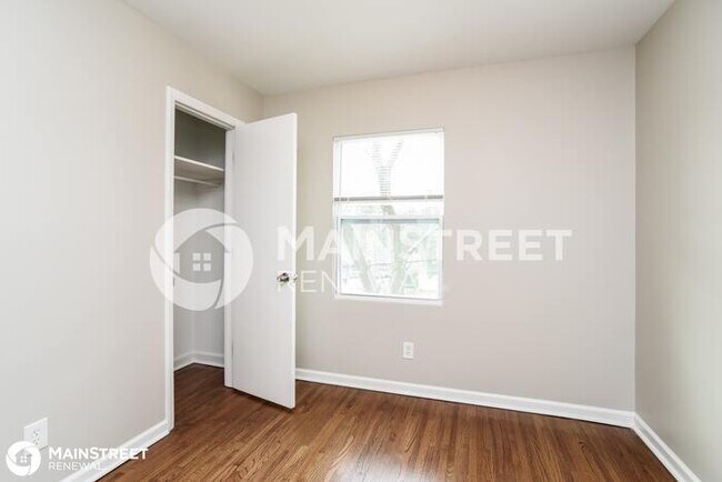 Building Photo - 5909 Ruth Dr