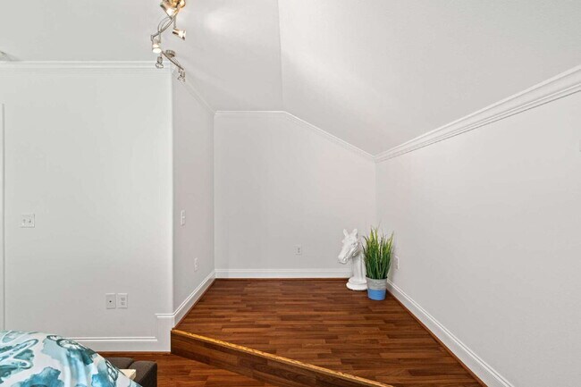 Building Photo - 112 Cherry Grove Dr