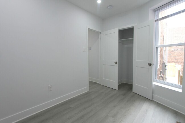 Building Photo - 103 E Coulter St