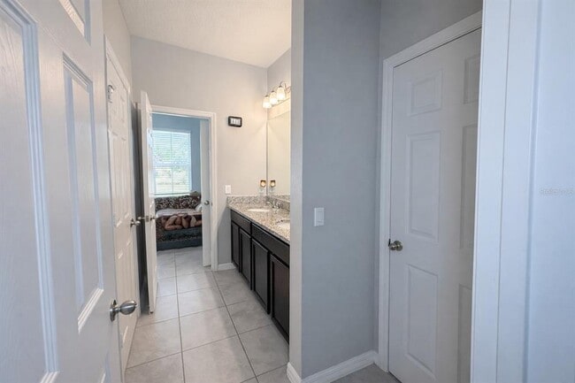 Building Photo - 4054 Pindo Palm Ln