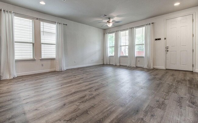 Building Photo - 159 Buckthorn Dr