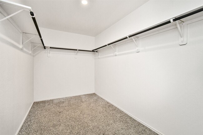 Building Photo - 4243 Bromham Farms Dr