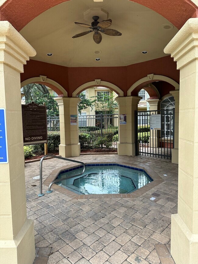 Building Photo - 862 Grand Regency Pointe