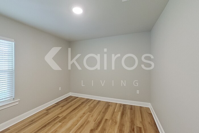 Building Photo - 22858 Balsam Dr