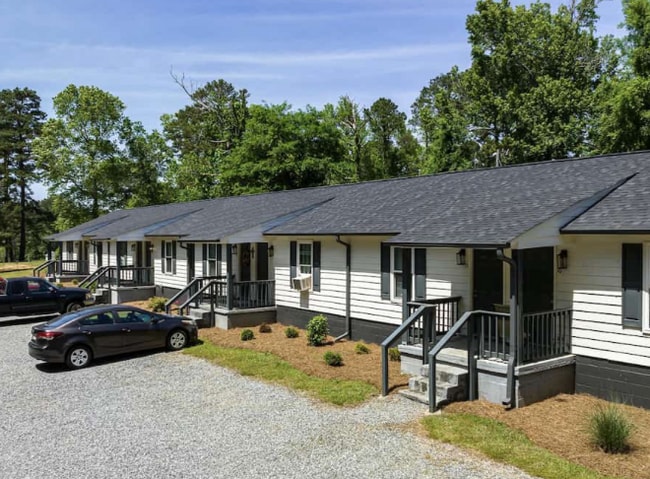 Primary Photo - 111 Sinclair Marina Rd NE