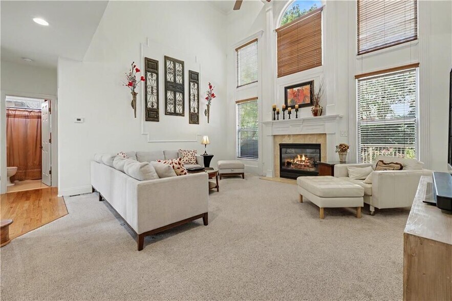Building Photo - 4030 Greenside Ct