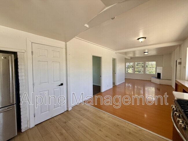Building Photo - 806 52nd Ave