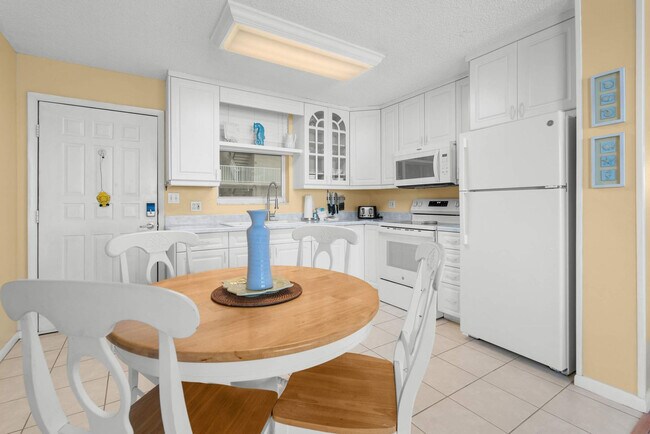 Building Photo - 5500 Bonita Beach Rd SW