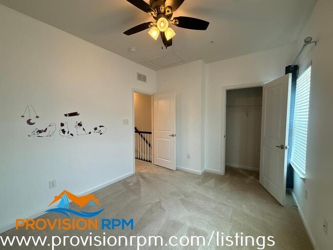 Building Photo - 465 Willow Bend Dr