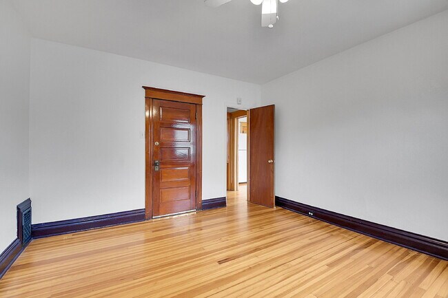 Building Photo - $1,475, 1 bed, 1 bath located in Denver