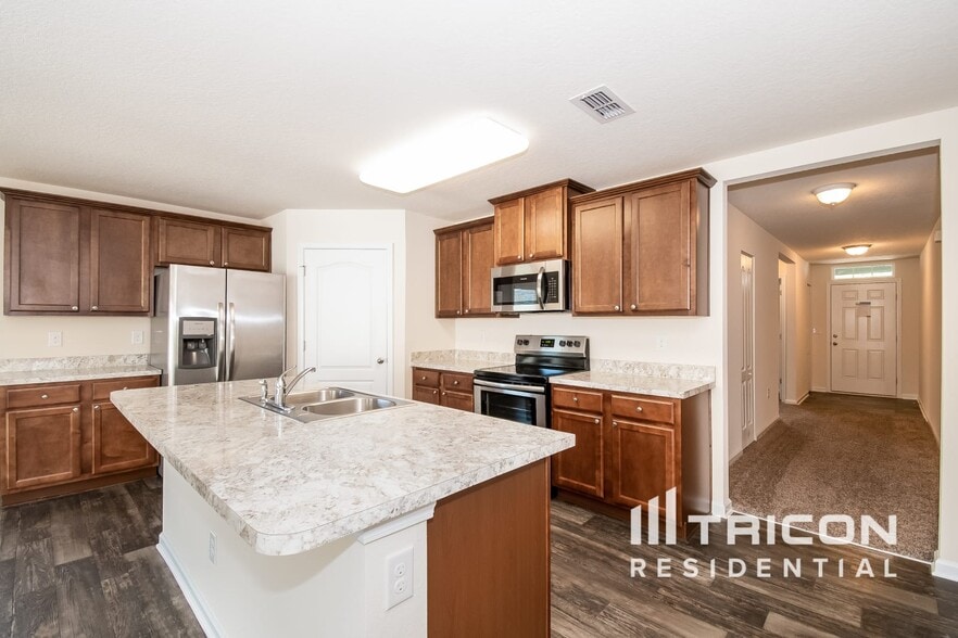Building Photo - 3833 Bronco Rd