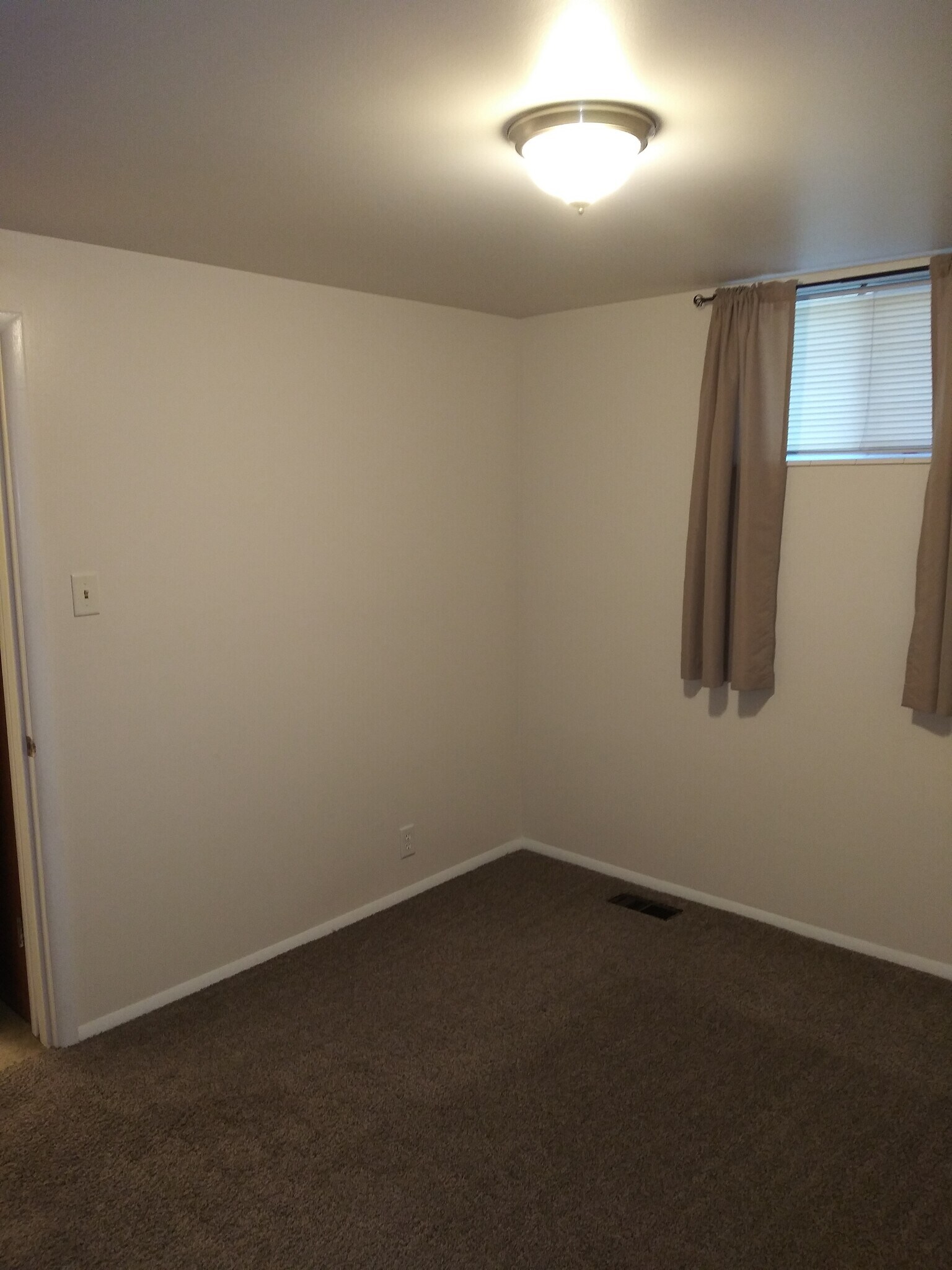 Bedroom - 56 S 600 E