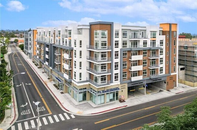 Building Photo - Alhambra