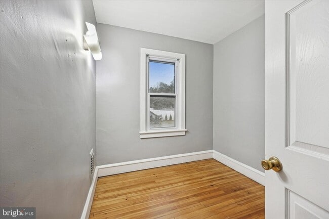 Building Photo - 407 N Broadway