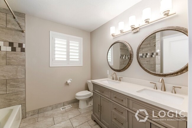 Building Photo - Stunning Fully Renovated Single Family Home!