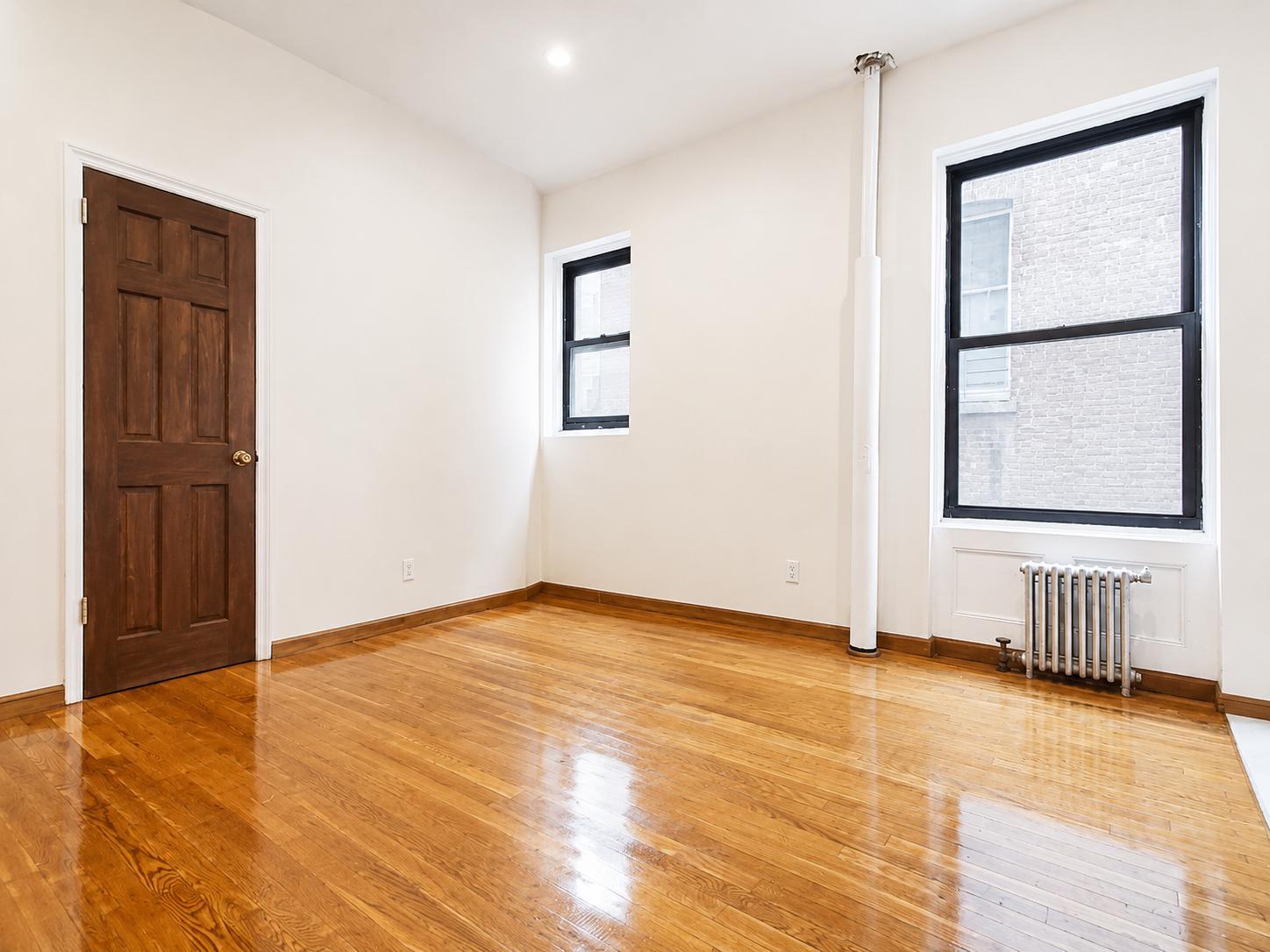 Building Photo - 240 W 104th St