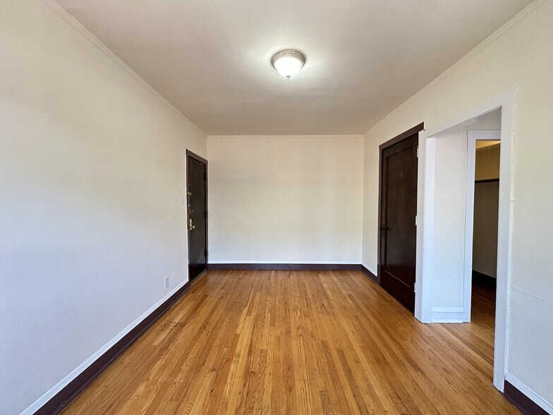 Building Photo - 3312 W Schubert Ave