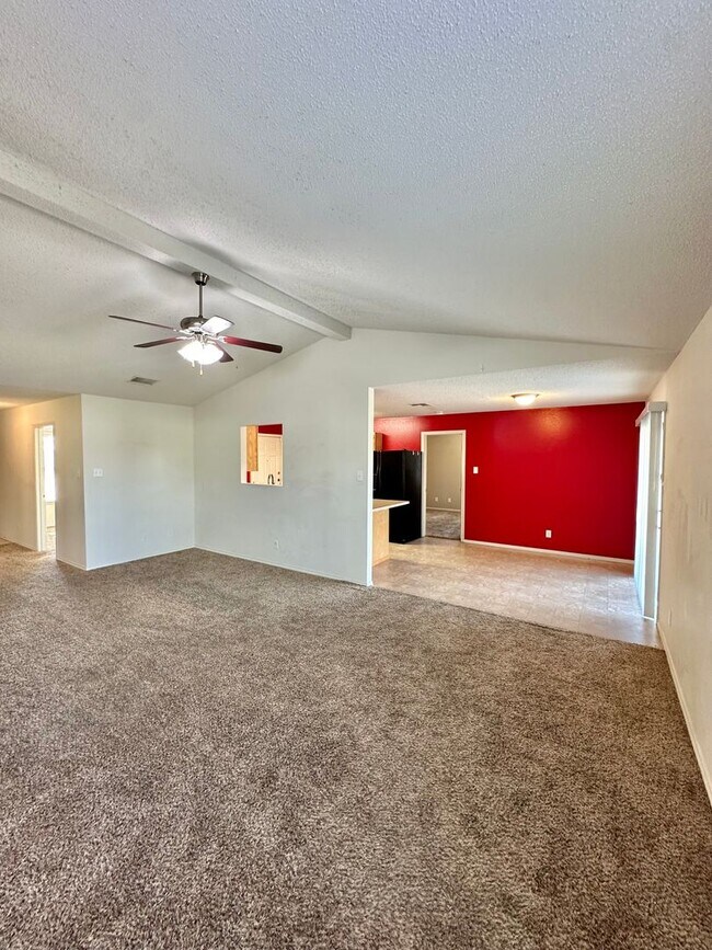 Building Photo - COMING AUGUST 2026 - 5 Bedroom Home in PaulAnn Neighborhood!