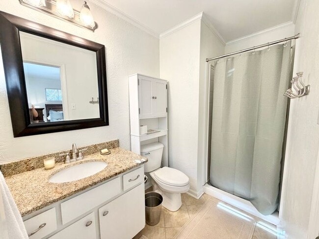 Building Photo - 490 Strathy Hall Dr