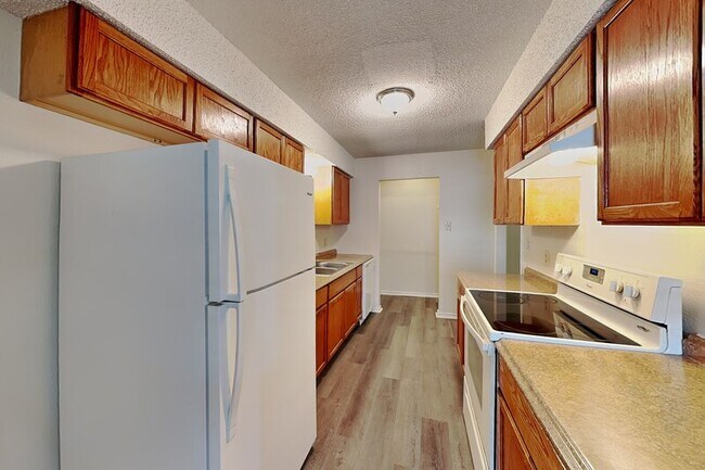 Building Photo - 3405 Republic Dr