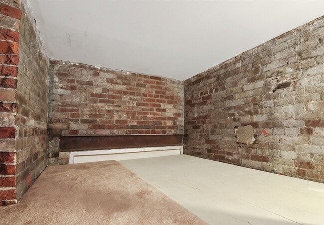 Building Photo - 107 South St