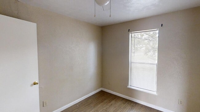 Building Photo - Charming 3 bedroom, 2 bath property in Cop...