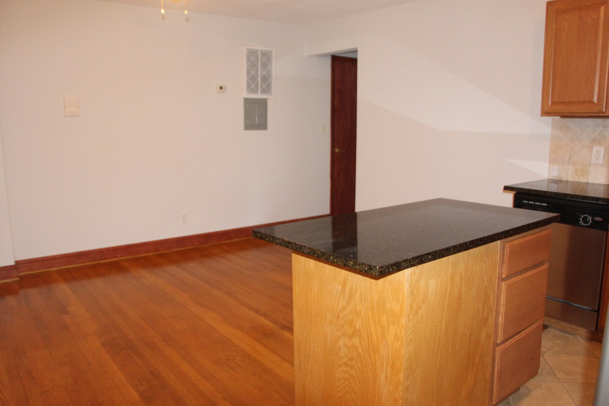 Building Photo - 634 N Monroe St