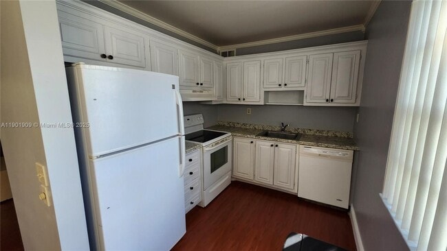 Building Photo - 419 Saxony Way