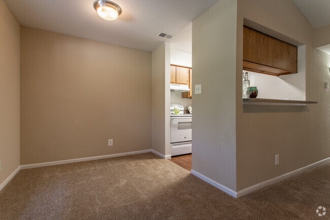 1 Br, 1 Ba- 720 SF- Dining Area - Foxwood