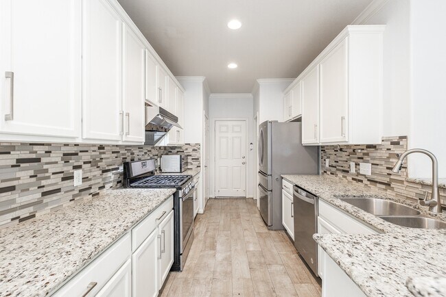 Building Photo - 24662 Folkstone Cir