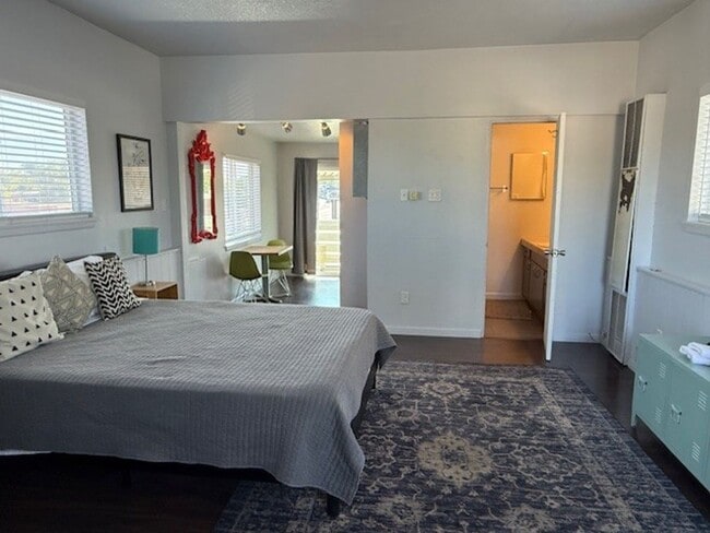 Building Photo - Humble Abode