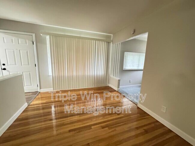 Building Photo - 10655 Hallwood Dr