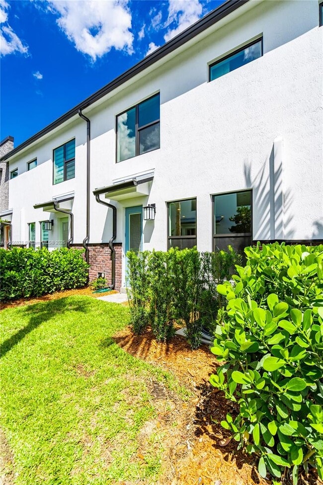 Building Photo - 8342 NW 7th Pl