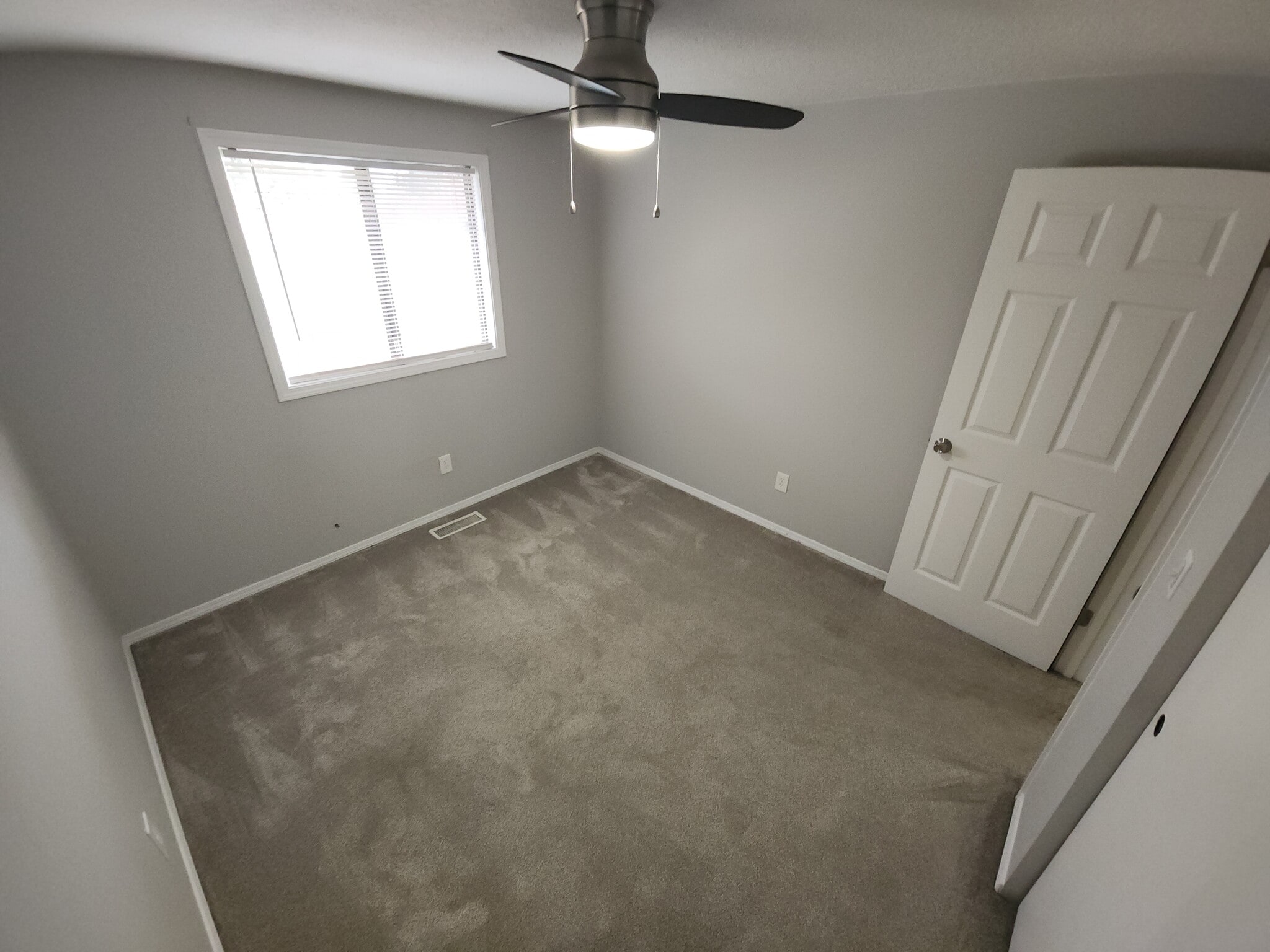 Building Photo - 38 NE 143rd Ave