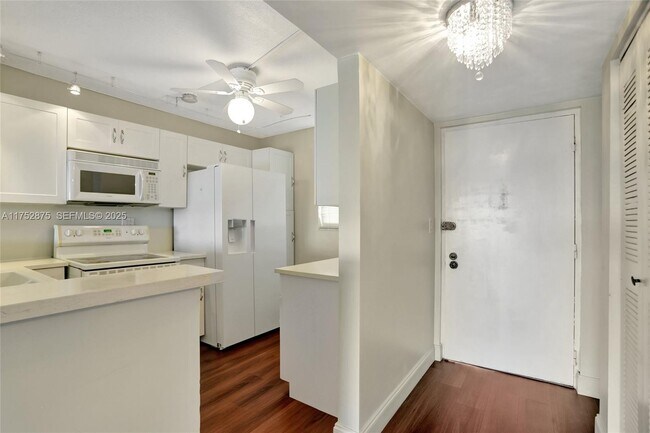 Building Photo - 3671 Environ Blvd