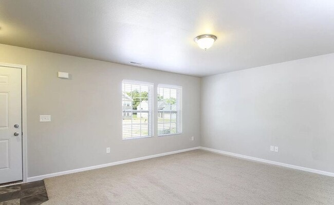 Building Photo - Newer 4 Bedroom Home for Lease