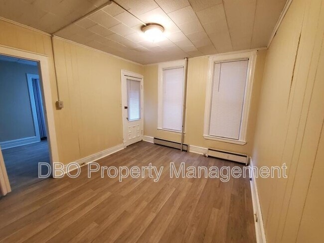 Building Photo - 157 6th Ave