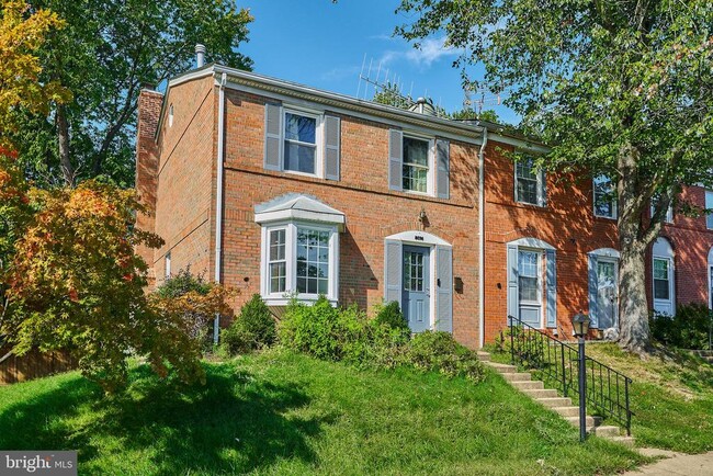 Building Photo - 8076 St Annes Ct