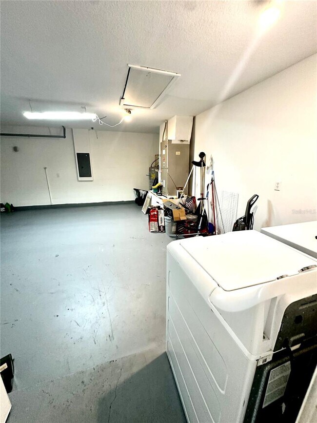 Building Photo - 893 Sandy Ridge Dr