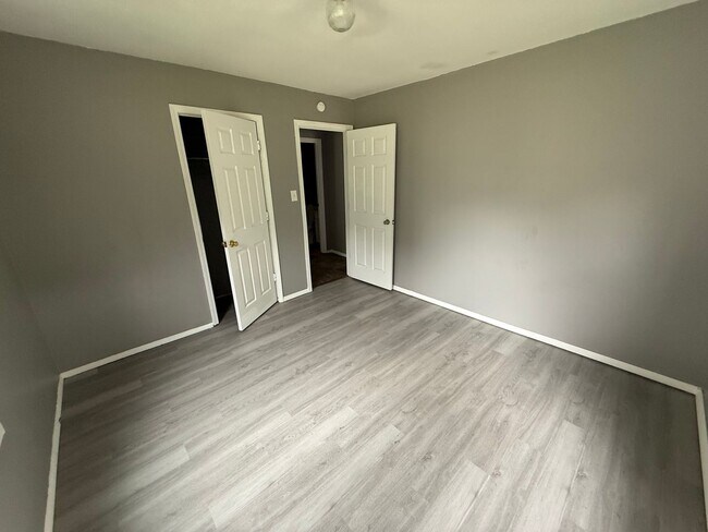 Building Photo - 1110 Richard Dr