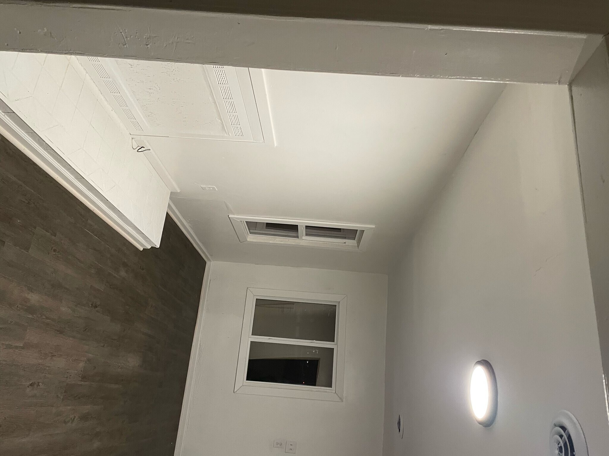 Building Photo - 1129 Huron St